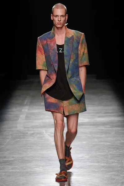 Look 32